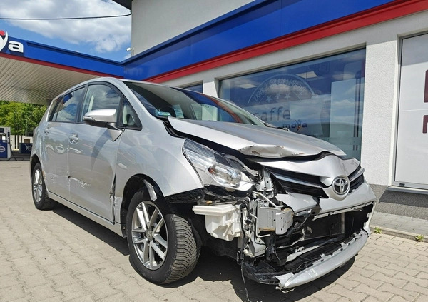 Toyota Verso cena 17900 przebieg: 134940, rok produkcji 2015 z Karczew małe 137